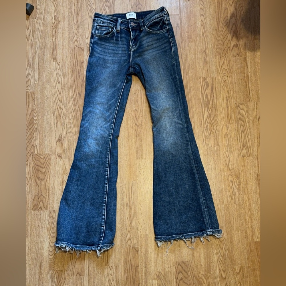 Lightly worn tween jeans. Worn 2-3 times